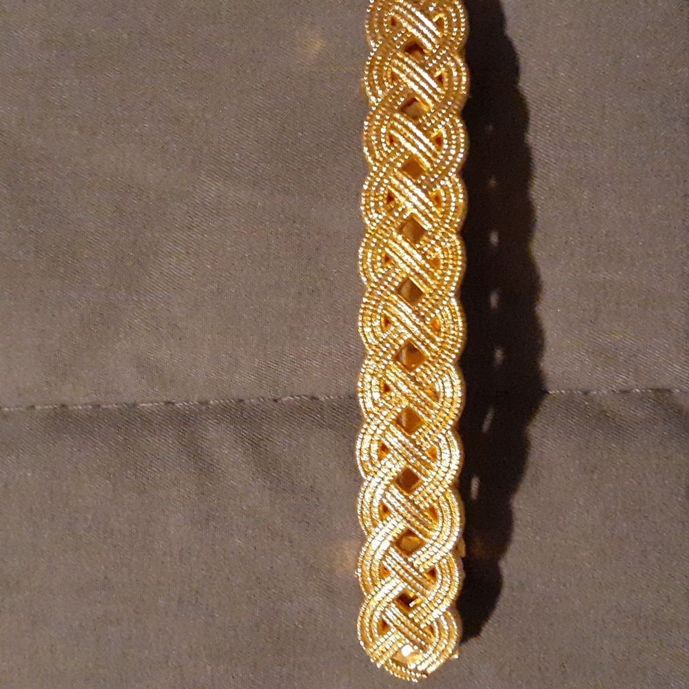 VINTAGE GOLD PLATED HAIR PIN. Made in FRANCE. 3" X 1/2" (L5 B2)
